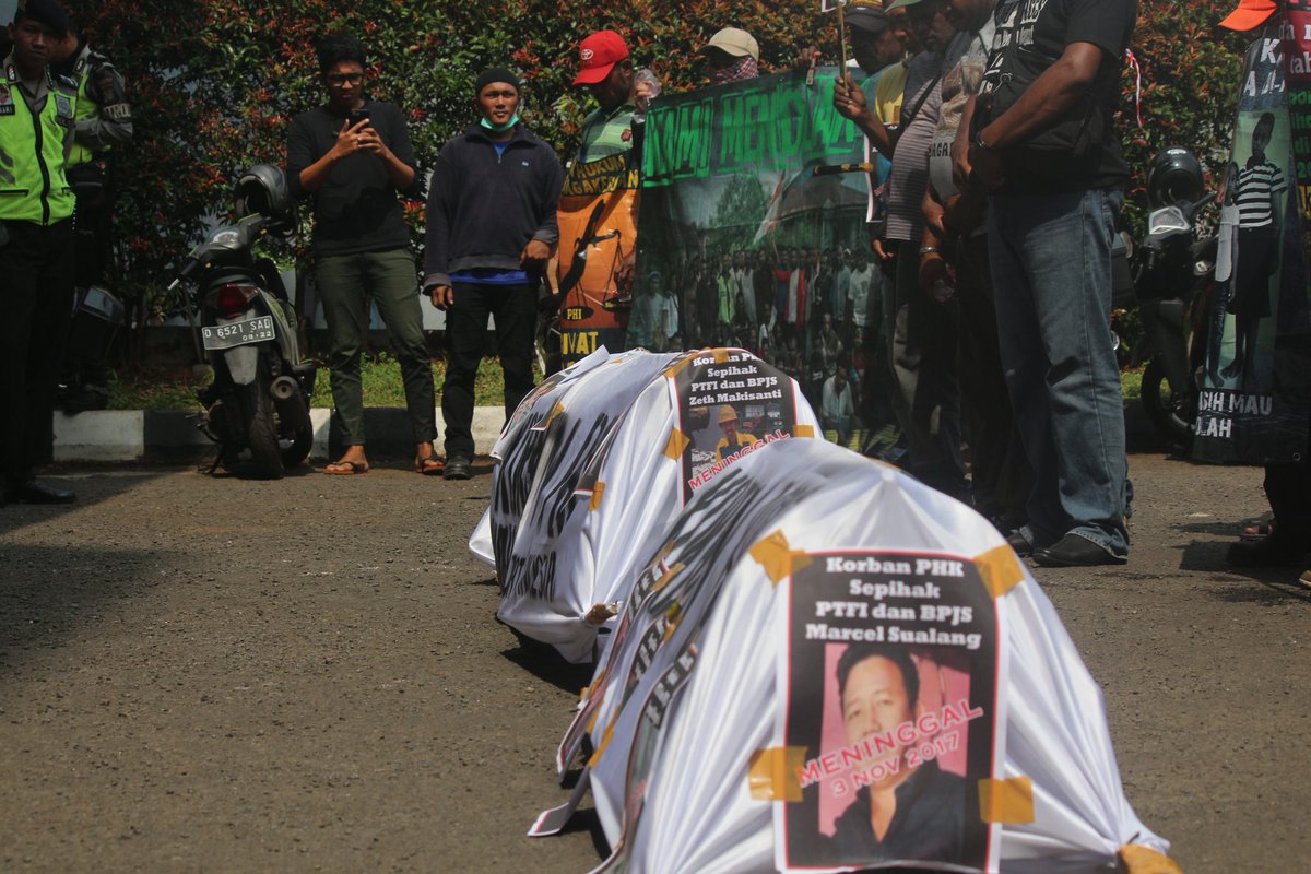 <a href="/FM_FCX/">Freeport-McMoRan</a> <a href="/IndustriALL_GU/">IndustriALL 🦋 @industriall-union.org</a> <a href="/ituc/">ITUC</a> <a href="/jokowi/">Joko Widodo</a> <a href="/KomnasHAM/">HAM untuk Semua!</a> <a href="/DPR_RI/">DPR RI</a> <a href="/DPDRI/">Senator Indonesia</a>