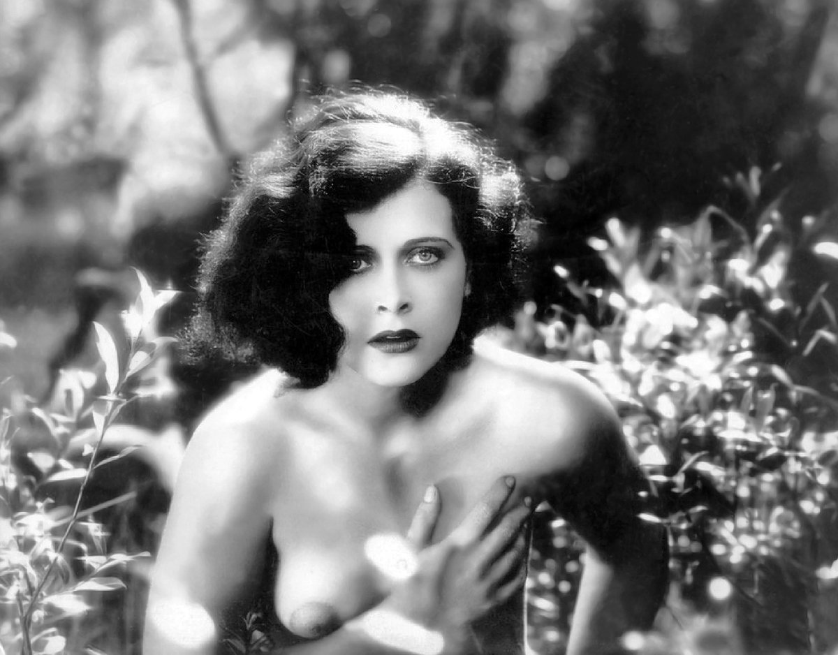 FabioMatteuzzi's tweet photo. #HedyLamarr #productionstill from #GustavMachatý’s #Extase [English: #Ecstasy] (1933) #30s #actress @20CenturyBabes @zoesfeatherboa @austria63amy ,@jmlpyt @JonJimMiller @CultoftheCinema @TinaMarie_80s @HotModelsCelebs @ropatrokola @WorldCinemania @EvaArriagaD https://t.co/z2cnJiwkUT