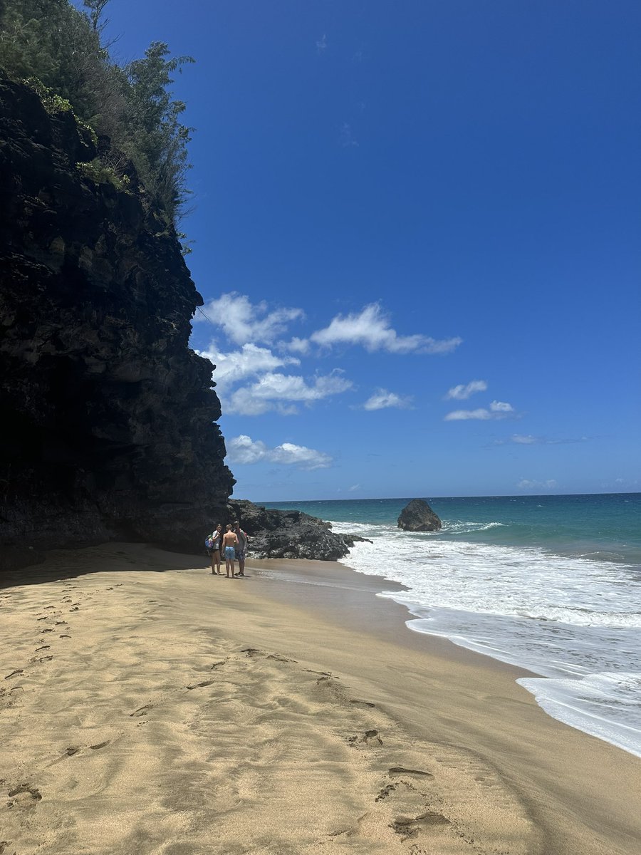 mealyeye's tweet photo. Today was epic! #kauai #hanea #hiking https://t.co/vs32pxN7XS