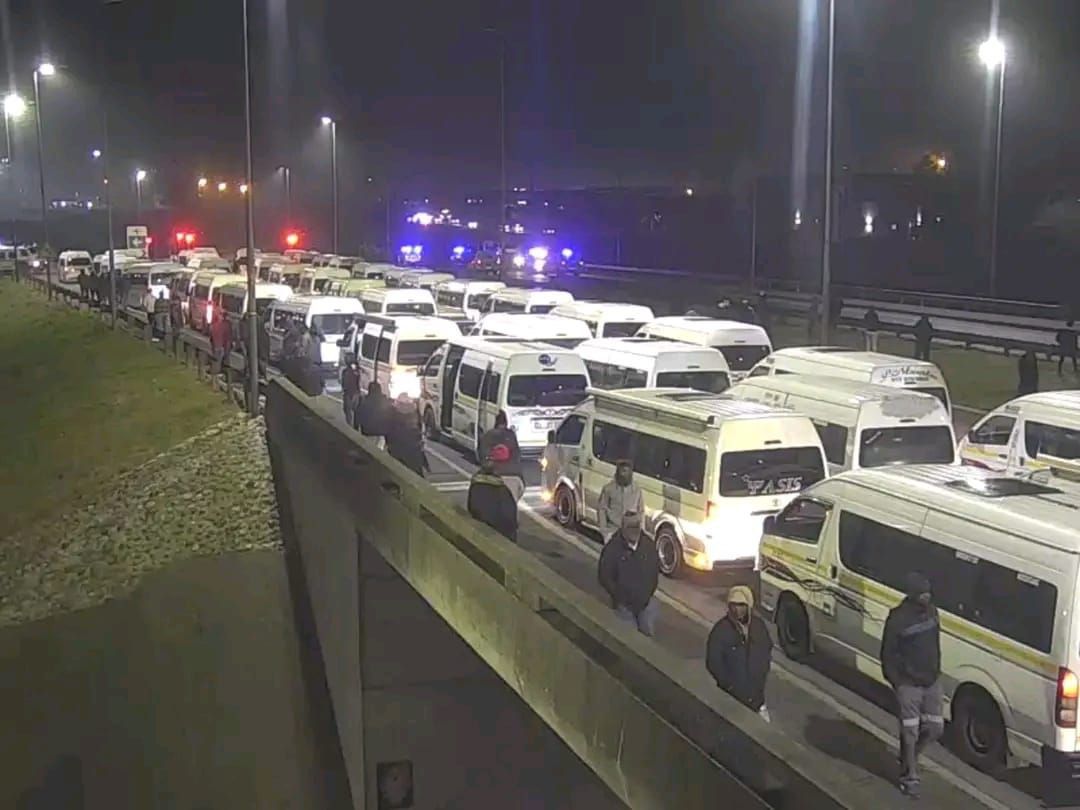 Airport approach road is closed from the N2 inbound and the N2 outbound.The Borcheds Quarry road access to the Airport is closed at Robert Sobukwe road.

The R300 southbound is closed at the Bottelary roads.

The N2 inbound is closed at the R300.

#TaxiStrike