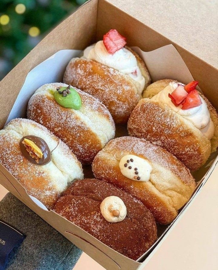 prettylanes's tweet photo. craving sweet treats 🍰🍓 https://t.co/FEoUGfvdMl