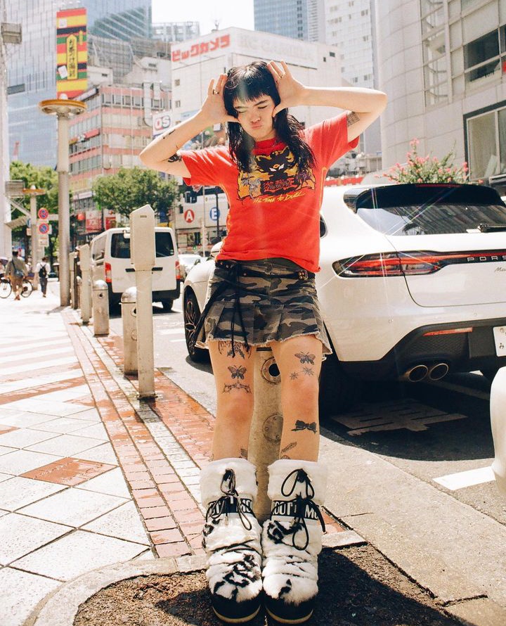 BENEELATAM's tweet photo. Tweet de apreciación a Benee en Tokio!! https://t.co/4EgzoGTxJw