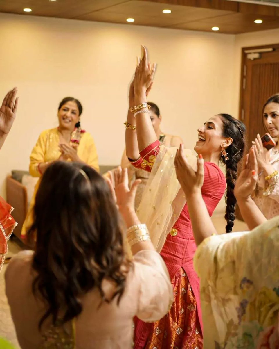 Hashneen Chauhan tweet media