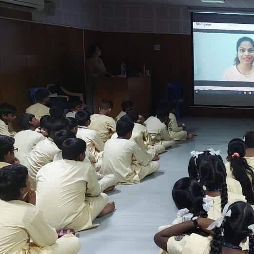 rcctowers's tweet photo. Rotary Club of Chennai Towers’ Youth Service team conducted a session on Effective Communication at KRMM School on Aug 6. 

#Rotary #YouthService #RotaryClubOfChennaiTowers #Communication #Awareness https://t.co/vUfEwdyIWc