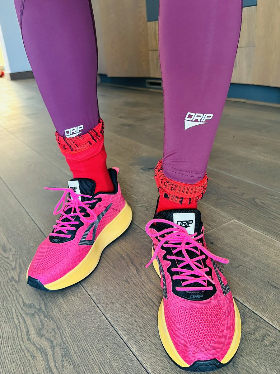 LekauSehoana's tweet photo. We don’t skip Mondays.
#DRIPRunning 5KM. https://t.co/7a2qsYcP6D