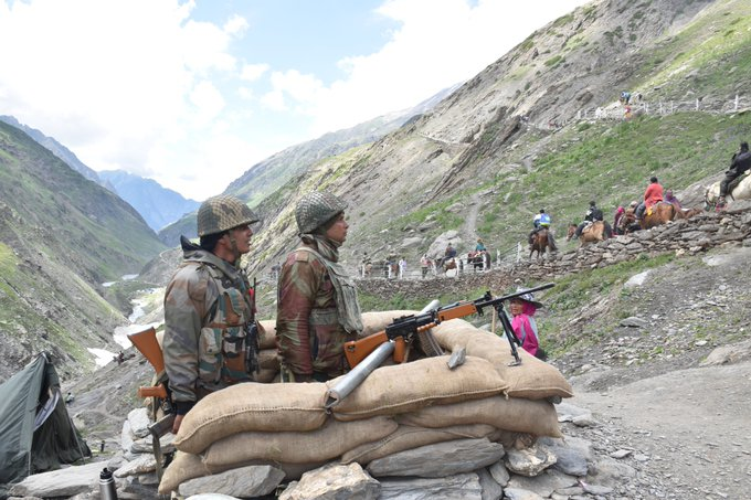 DeshHamara2's tweet photo. Troops of Border Security Force are playing a crucial role for ensuring #security and assistance to the Pilgrims of #AmarnathYatra2023 in #Kashmir.
#YatraWithBSF #CAPFF #BSF #CRPF #ITBP #SSB #ARYM #amarnath #amarnathyatara2023 #JammuKashmir #Srinagar https://t.co/uTzD67TGRu