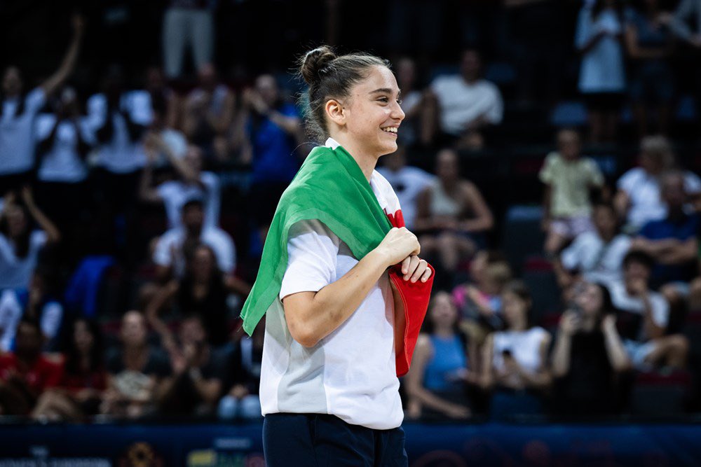 REYER1872's tweet photo. Matilde Villa nel miglior quintetto di #Eurobasket #under20ย
Per il giovane talento orogranata 19 punti, 7 rimbalzi e 5 assist a partita
Le azzurre di coach #Mazzon hanno chiuso la manifestazione al quinto posto
#Italbasket https://t.co/8if3mhTP9c