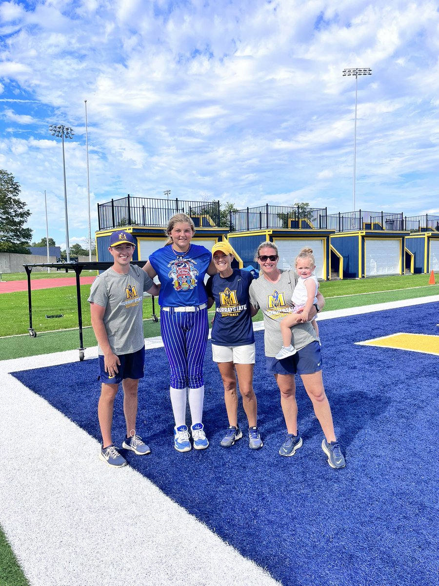 JordanT2027's tweet photo. Thank you Murray State softball coaches and players for letting me attend your camp. Had a lot of fun, met new people, and got better. @RacersSoftball https://t.co/9LPHJVlTNk