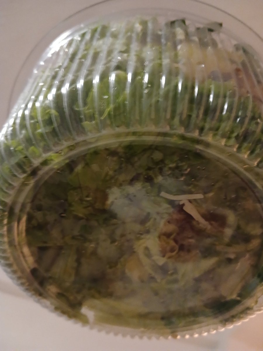 gp_pam12's tweet photo. @BuenaTierraMx es real que $154 pesos por tres gajos de mandarina tres nueces y una tira de pollo :( que robo https://t.co/X2wLTZpySW