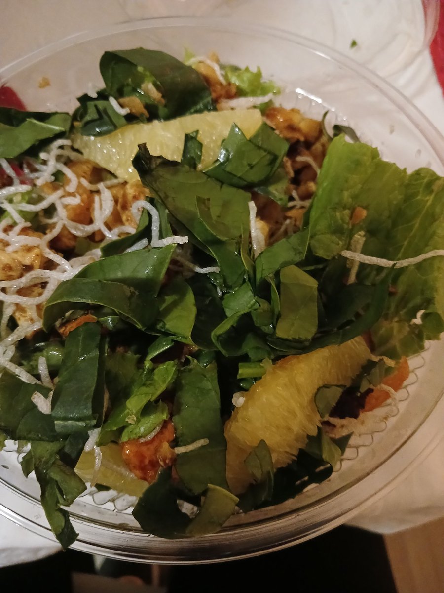 gp_pam12's tweet photo. @BuenaTierraMx es real que $154 pesos por tres gajos de mandarina tres nueces y una tira de pollo :( que robo https://t.co/X2wLTZpySW