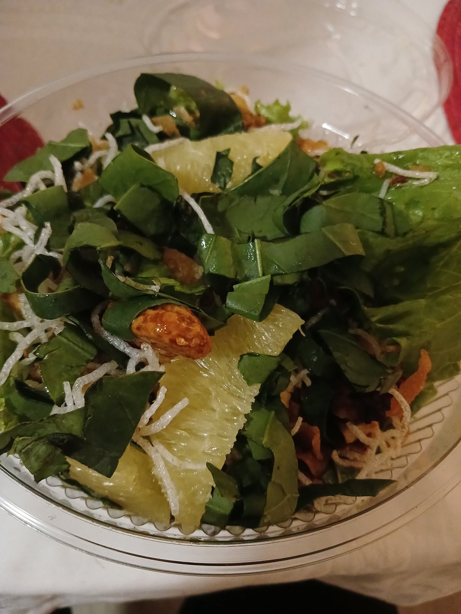 gp_pam12's tweet photo. @BuenaTierraMx es real que $154 pesos por tres gajos de mandarina tres nueces y una tira de pollo :( que robo https://t.co/X2wLTZpySW