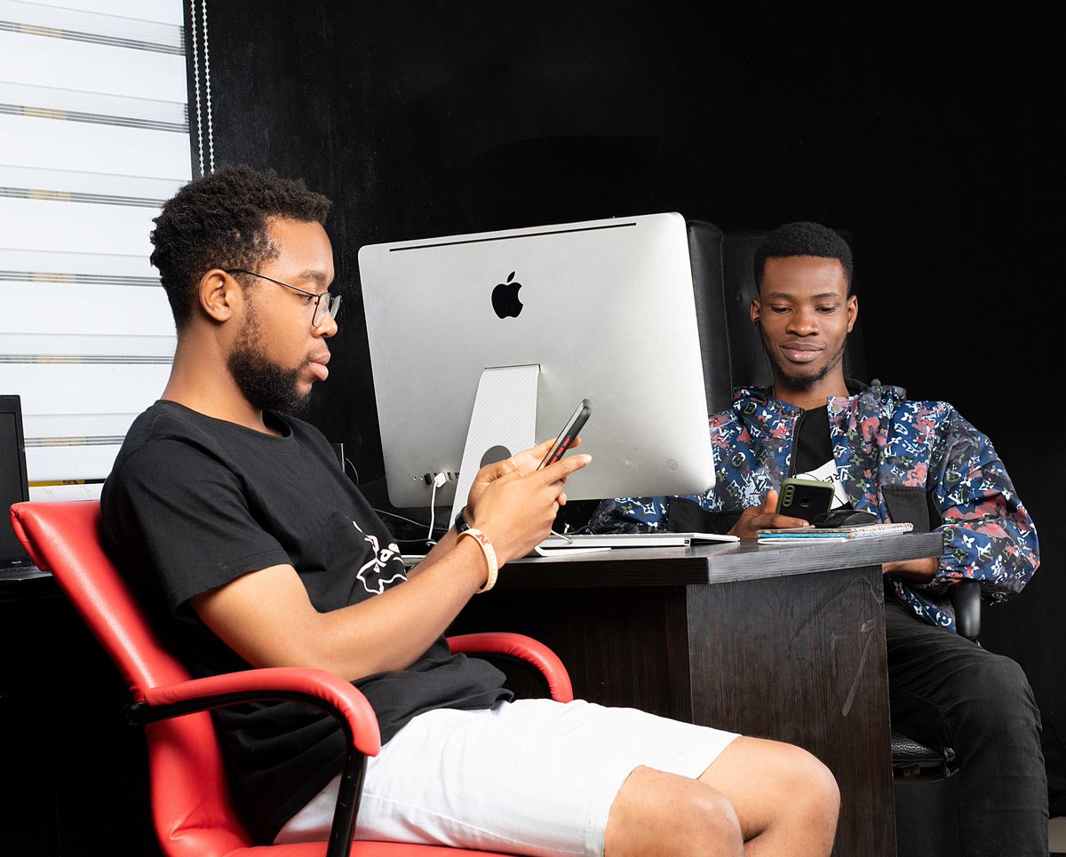 TnfPromzy's tweet photo. I just published Dear Graphic Designers
https://t.co/idTsGIFfG5 https://t.co/113KTkJ5Ok
