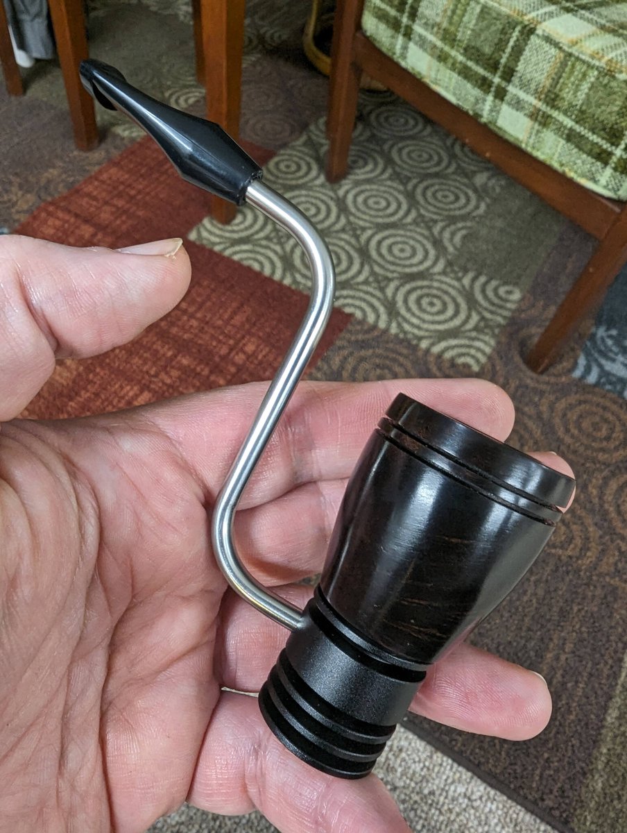 TalbertPipes's tweet photo. Just posted a big article with many pics on Wiebe pipes - My thoughts on them, the process of making bowls for them, the economics of same, and more - on our Patreon:

https://t.co/tGOgKoh47E https://t.co/Ex7Jq7kgbp