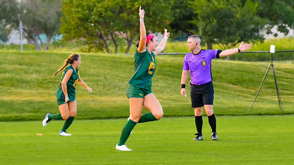 BaylorFutbol's tweet image. First goal as a Bear, LETS GO @tylerisgrig 🫡

#SicEm | #depthB4height