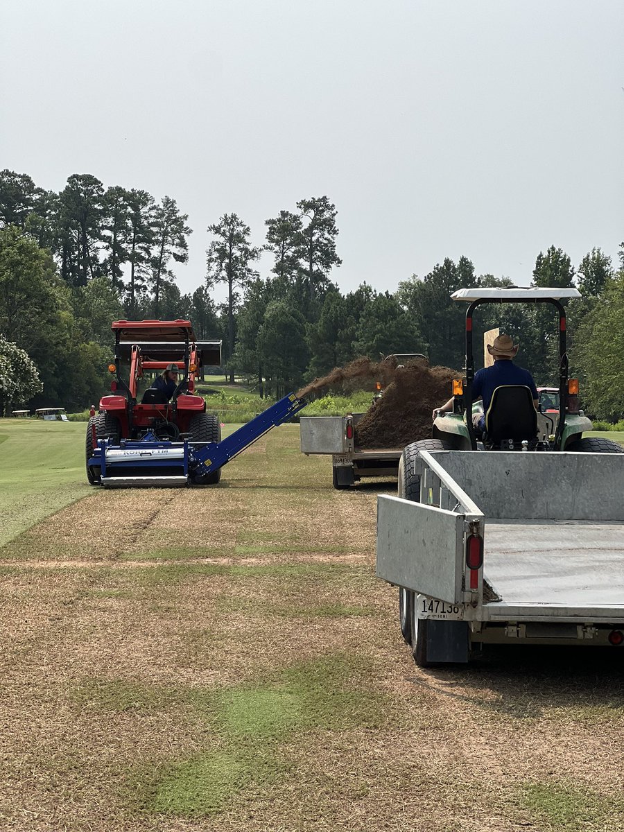 FinleyAgronomy's tweet photo. That’s a wrap on fraise mowing. Huge shout out to our crew this week/weekend. Many 12 hour shifts to get this wrapped up so fast. Now it’s time to turn up the fertility and grow these fairways back in! #UNCGolf #Agronomy #Turf #FraiseMowing #UNC #Golf https://t.co/hBxduUdd0U