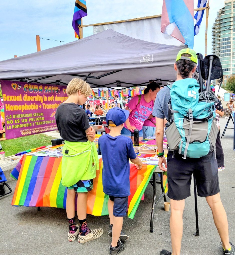 Cuba at #VanPride festival 🇨🇺🏳️‍⚧️🏳️‍🌈  Tabling & talking to ppl about Cuba's families code, #LGBTQIARights & how to stand in solidarity w/ #Cuba against cruel US blockade 🇨🇺 ✊❤️
#TransRightsAreHumanRights #UnblockCuba #NoMasBloqueo #Pride2023 #vanpoli #cdnpoli