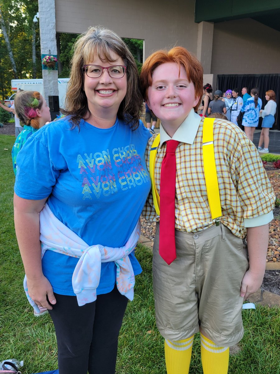 AHS Show Choir Students did a great job in SpongeBob the Musical tonight at the BIZ! Eli, Emery, and Olivia were amazing! @danpeo82 <a href="/AvonHSPrincipal/">Matt Shockley</a> <a href="/AvonSupt/">Scott Wyndham</a> <a href="/OrioleTweets/">Avon Community School Corporation</a>