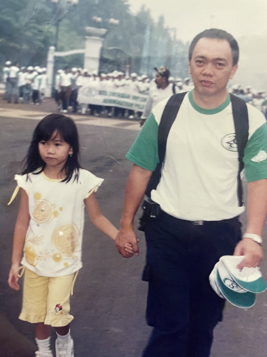 rafikapebe's tweet photo. but at this moment, i really wish you guys here beside me https://t.co/AhIgw02iPv
