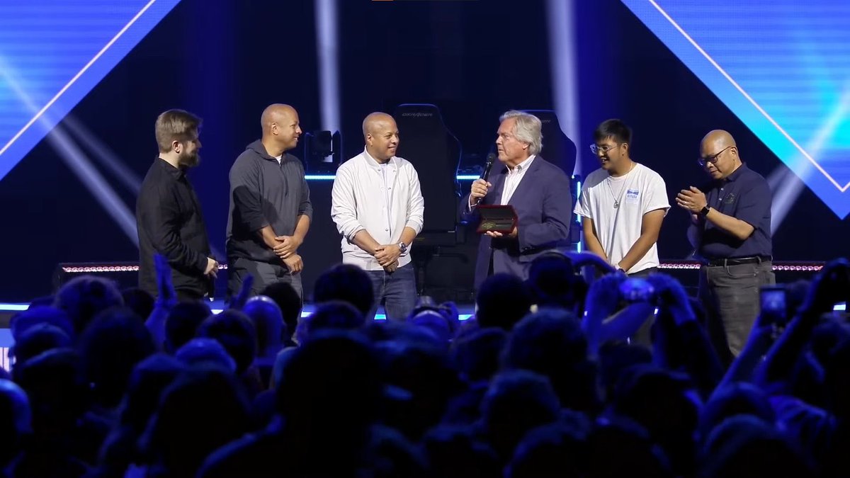 The Mayor of Las Vegas just gave the founders of EVO the key to the city and declared August 6th National Evo day…

Fighting game community is back and better than ever