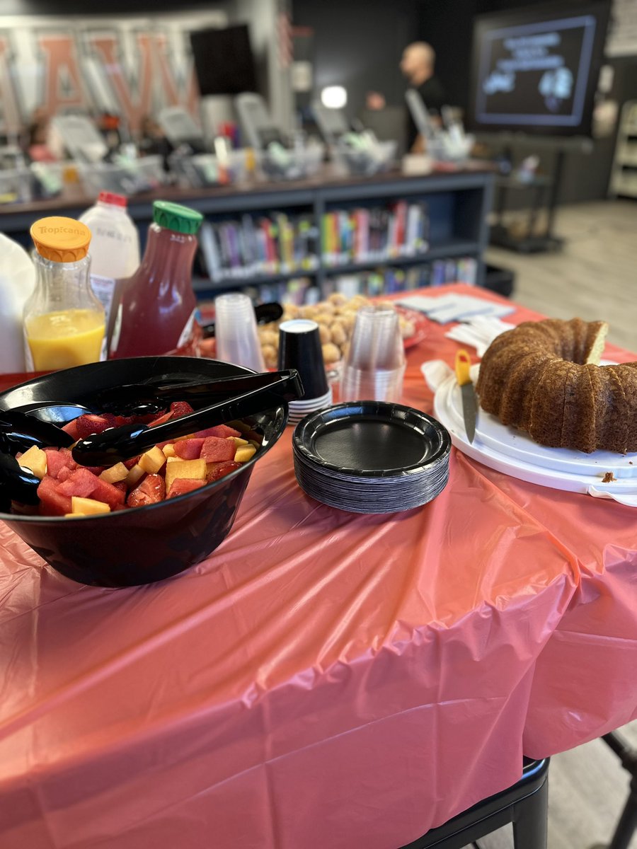 WesDelSchools's tweet image. We welcomed our new WD Teachers last week with an orientation day! We look forward to all of our teachers and staff joining us to kick off the 2023-24 school year tomorrow! Let’s have a great year Warriors! @wdprincipal @WD_Athletics @WDSupt #wdpride