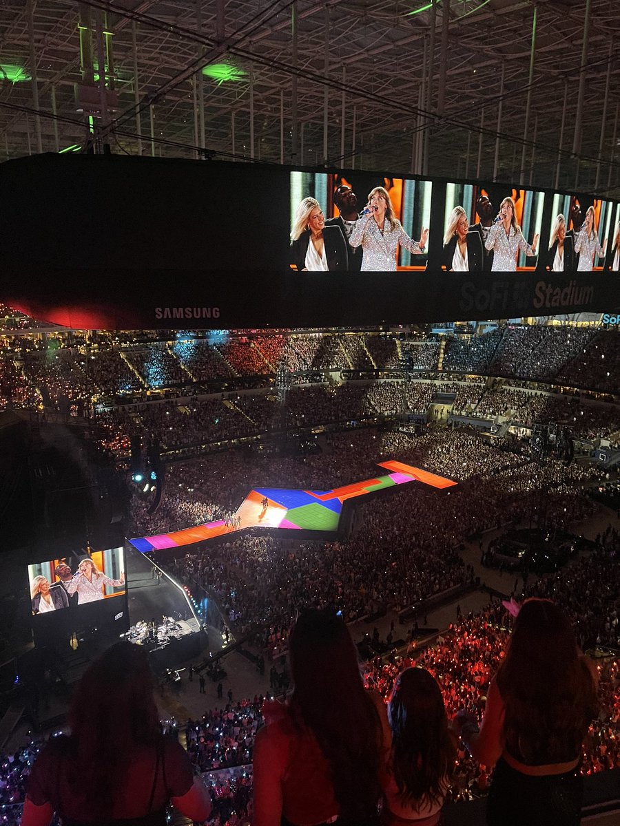 kayleybree's tweet photo. @RaleighBowman @MaddieTheis2 Section 408, Row 3, Seat 4 💖 https://t.co/ZfvP0qskr4