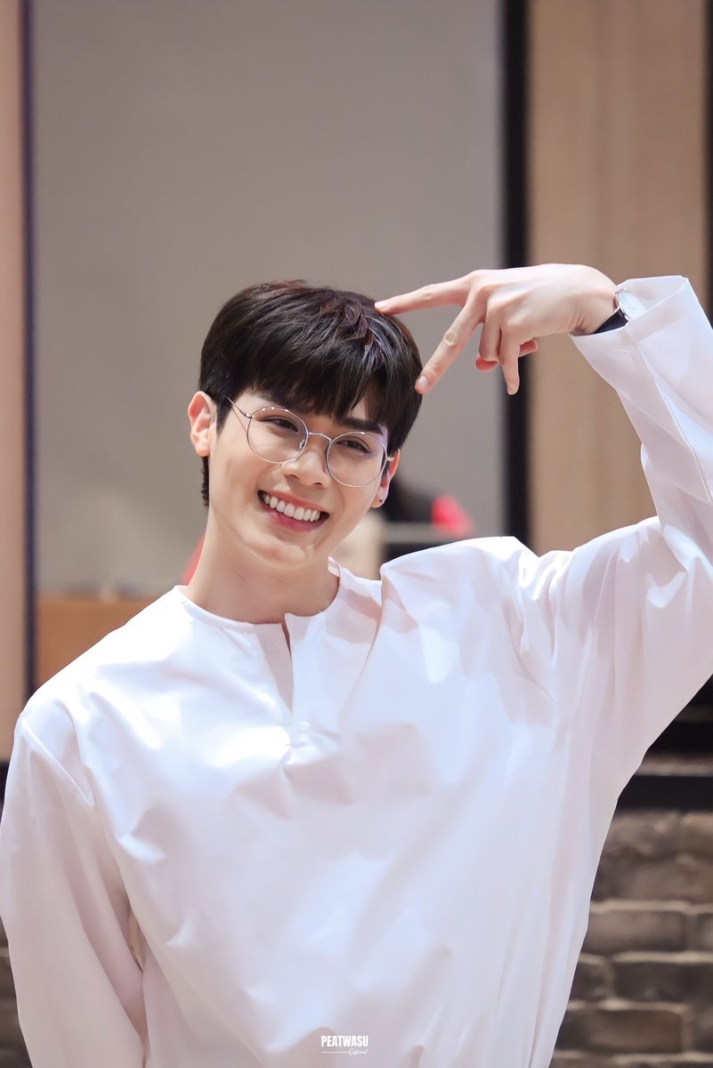 PeatwasuOfc's tweet photo. ขอบคุณที่น่ารักและแสนดีมาตลอด ที่สำคัญขอบคุณที่เข้มแข็งและไม่ยอมแพ้อดทนพยายามเสมอมา เราจะอยู่ด้วยกันไปแบบนี้ เป็นกำลังใจและที่พักพิงให้กับหนูเสมอ ขอให้ถูกค้นพบและถูกรักไปแบบนี้ตลอดเลยน๊า รักพีทนะครับ 🫶🏻💙

@peatwasu #Peatwasu 🌻
Congrats Peatwasu 900k 
#900KRestartWithOurPeat https://t.co/q3V2yUBiEd