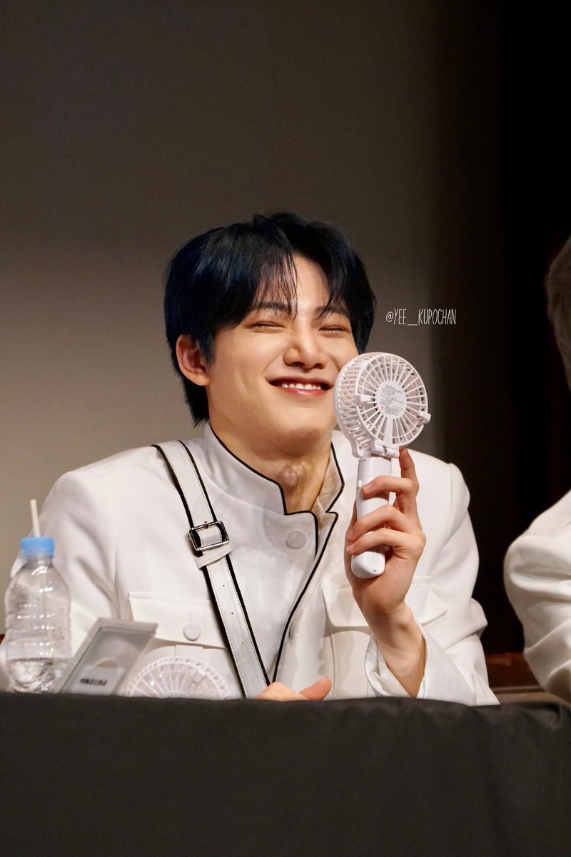 kyuhoer's tweet photo. whoever you're please protect junkyu's beautiful smile https://t.co/LNiXHBsWqT