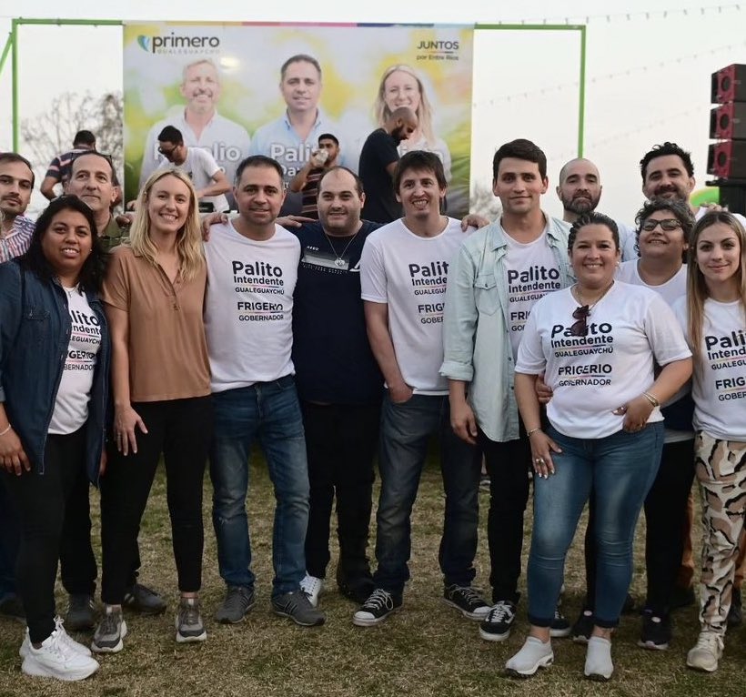 julicarrazza's tweet photo. Estamos a 7 días de las #PASO2023 
Haciendo con alegría cosas terriblemente serias 
#502A #PalitoDavicoIntendente https://t.co/t1OFoIJrid
