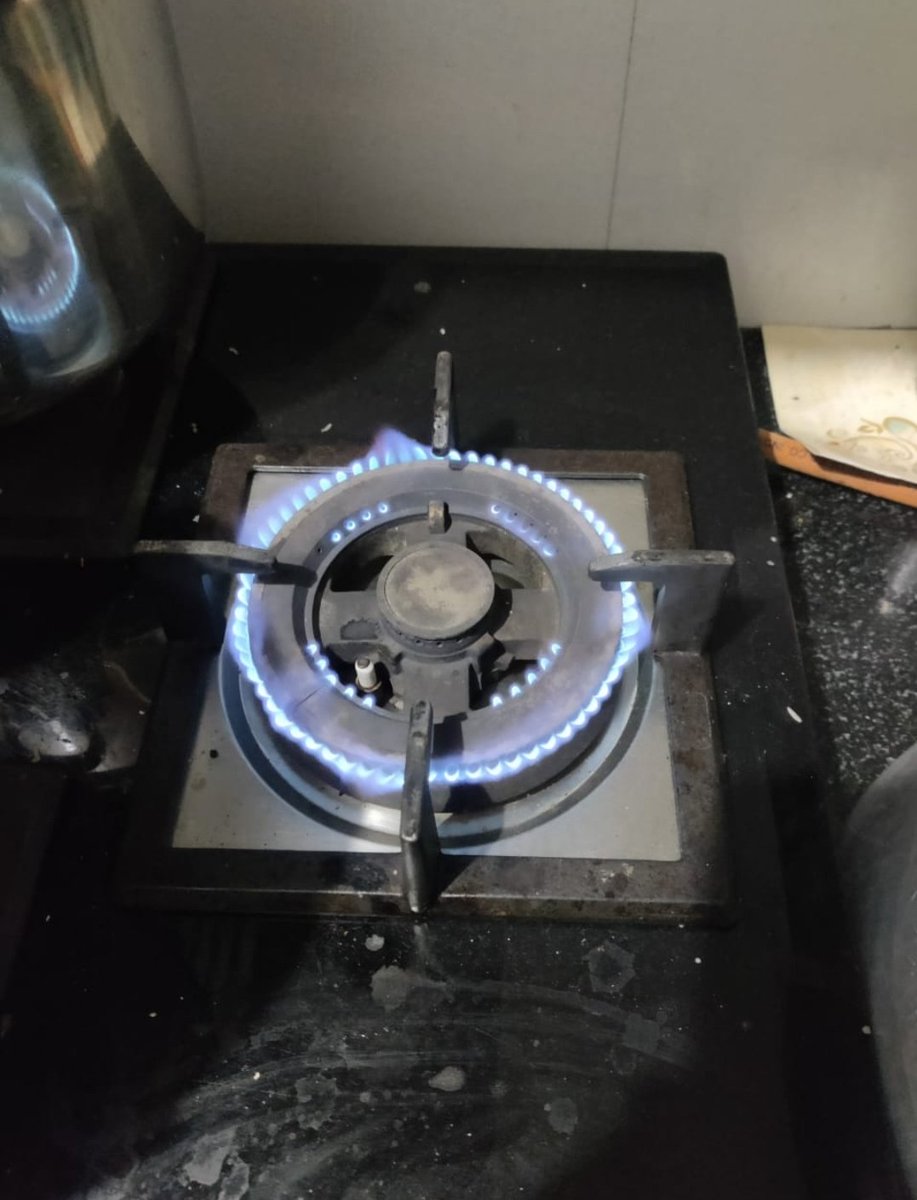 Prashanthv55's tweet photo. Very disappointed with the service of @blowhotindia  I had brought a stove from them and their service is pathetic, after multiple visits to my home in last 2-3 months company is not ready to replace the burners all of them are defective, said  "NO STOCK. Ticket 04082023-111240 https://t.co/VZoEilujEB