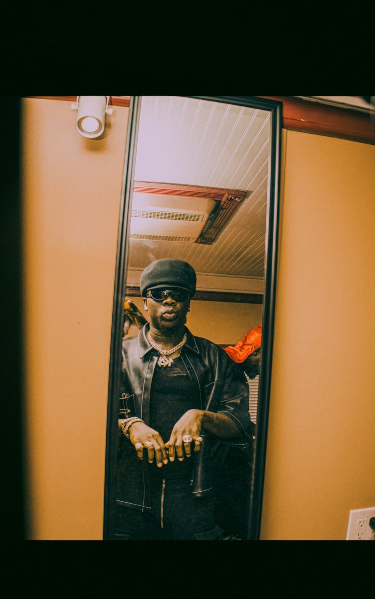 robphotogh's tweet photo. @stonebwoy https://t.co/oydQJwoAbF