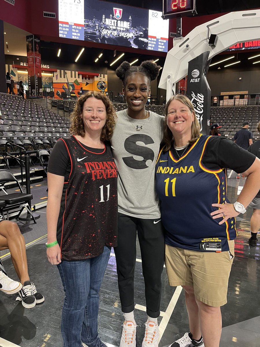 Got to support <a href="/Maya_Caldwe11/">Maya Caldwell</a> today. And she got a picture with the Winningham twins in her jersey 😂<a href="/SarahWKeith/">Sarah Keith</a>
