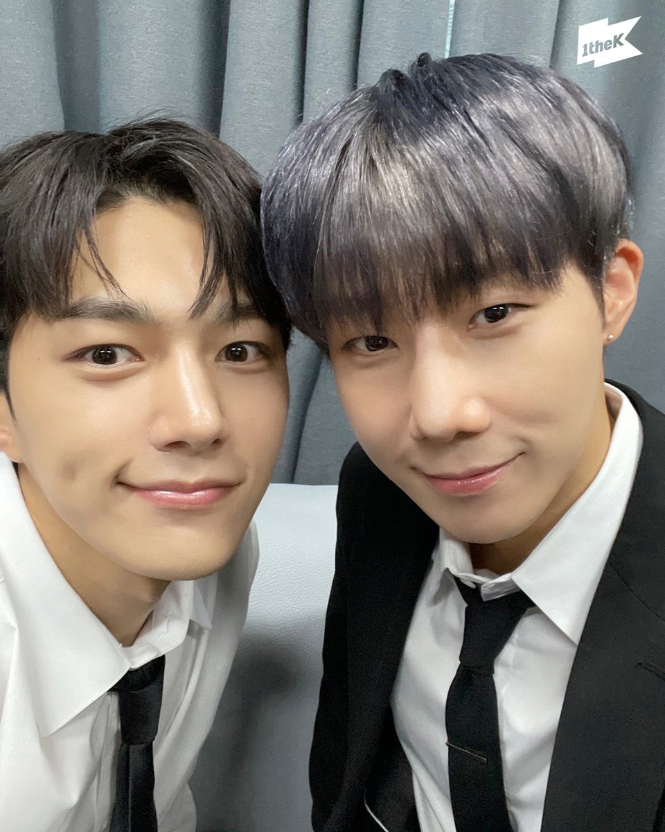 1theK's tweet photo. 생각이 많을 땐 #인피���트 #수트댄스 지🍋 레몬사탕보다 효과적이라는 #INFINITE 셀카 보고 가세요😉
#New_Emotions @IFNT_Official_

#SuitDance 👉 https://t.co/JIZafpWn00 https://t.co/UQsL5K5qxd