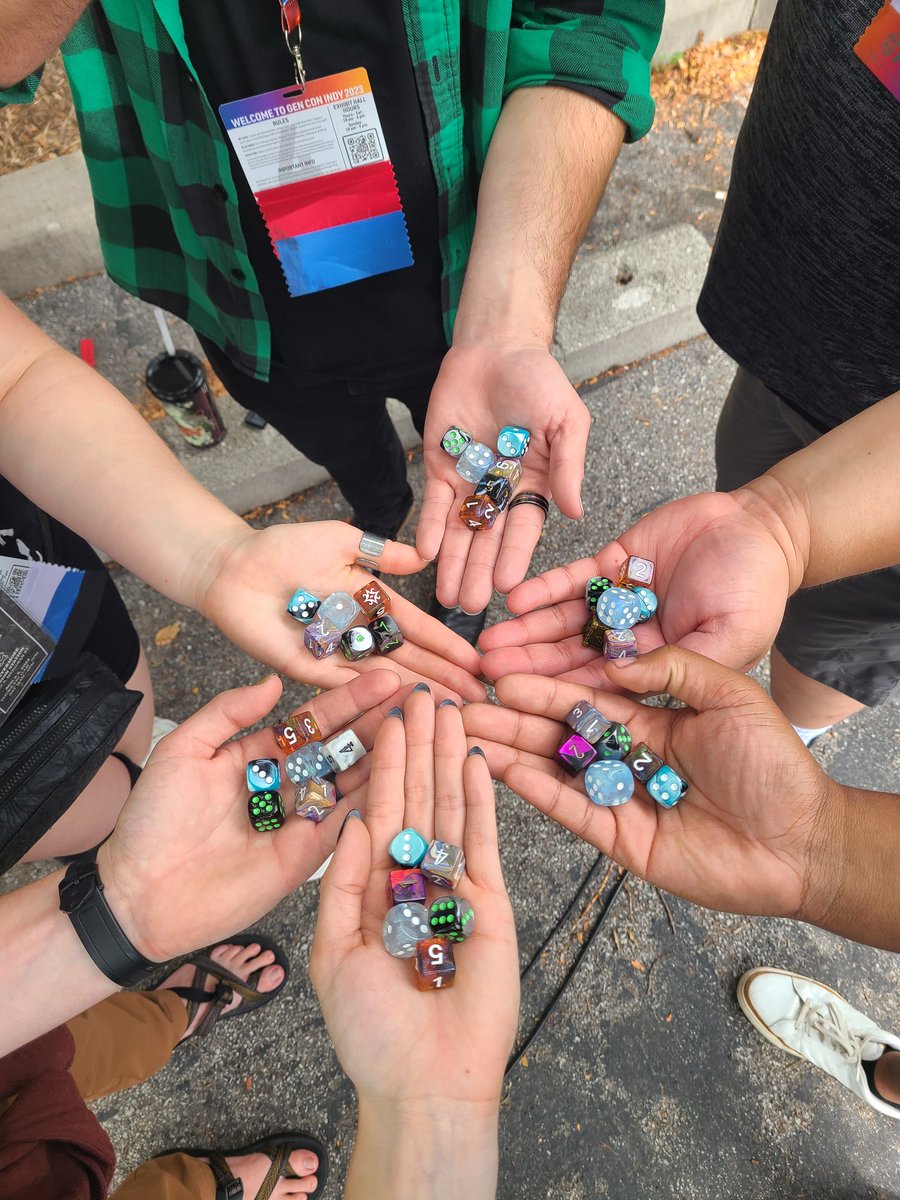 ElanaJackiee's tweet photo. The Finale of Mysteries of the Maw was recorded in person at Gencon & our team exchanged D6s as a tribute to our characters & the mechanics of Monster of the Week. I was honored to be a part of this project and am excited for you to enjoy the amazing story we wove together 🫶
@AlecTheBard1 @againstspooky @CriticalBard @sidneyrubino @TalesofNovum @Tumid_Lynx