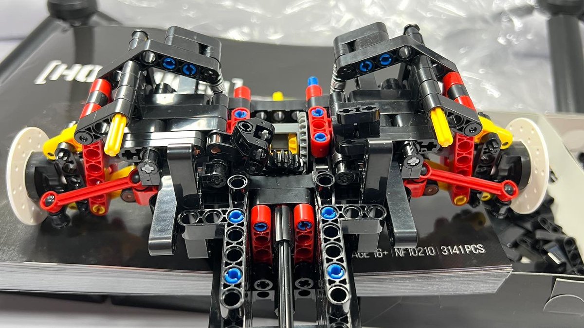 bricks_all's tweet image. First.. this isn’t my fix.. but I did modify this Nifeliz Hooniken build a little. I found that the steering was cambered inwards too much.  #Nifeliz #Hooniken #KenBlock #Hoonicorn #Technic

youtube.com/live/oBaSYxOuU…