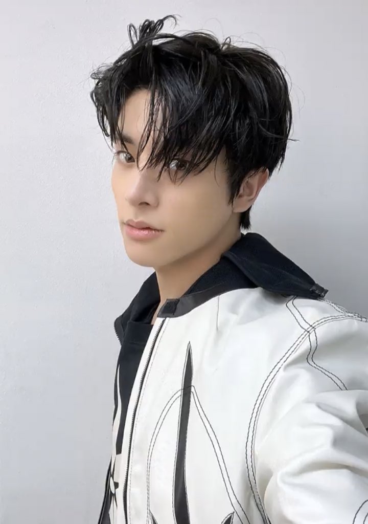 jakesarchive's tweet photo. oh my god jake 😭😭 https://t.co/5dFHgvdf2u