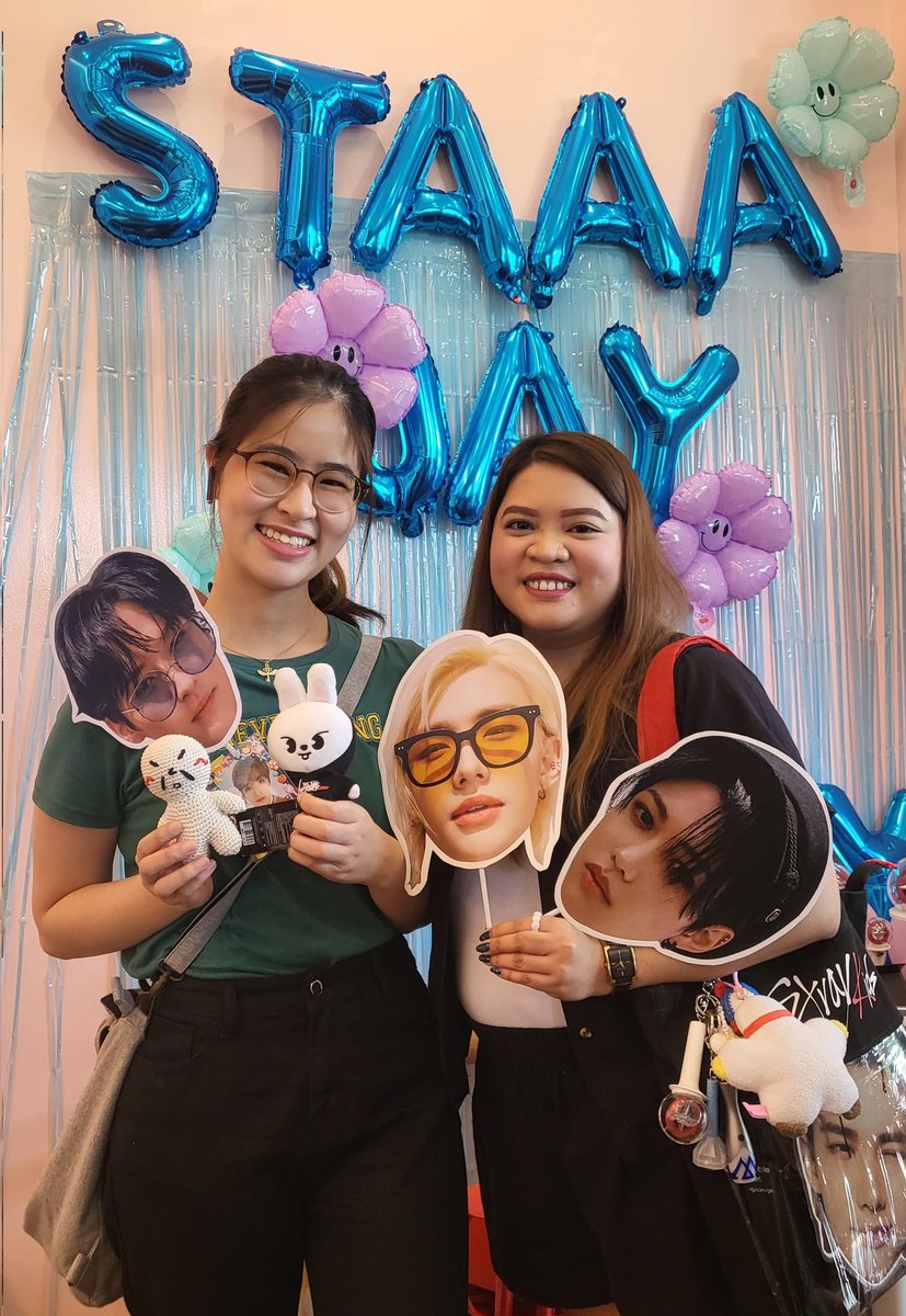 ganj_i000's tweet photo. We're Foive ๐ซถ
#platform325
#StayDay2023 https://t.co/fCwVaacP7c