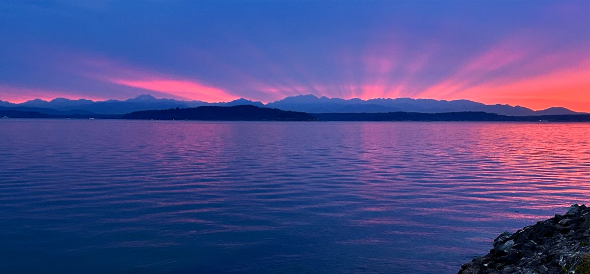 Caught last night's sunset by surprise.  Kinda glad I did.  In less than 8 minutes, the sky turned from a dark blue to bright orange and then back to blue. #PNW #OlympicMountains #PugetSound