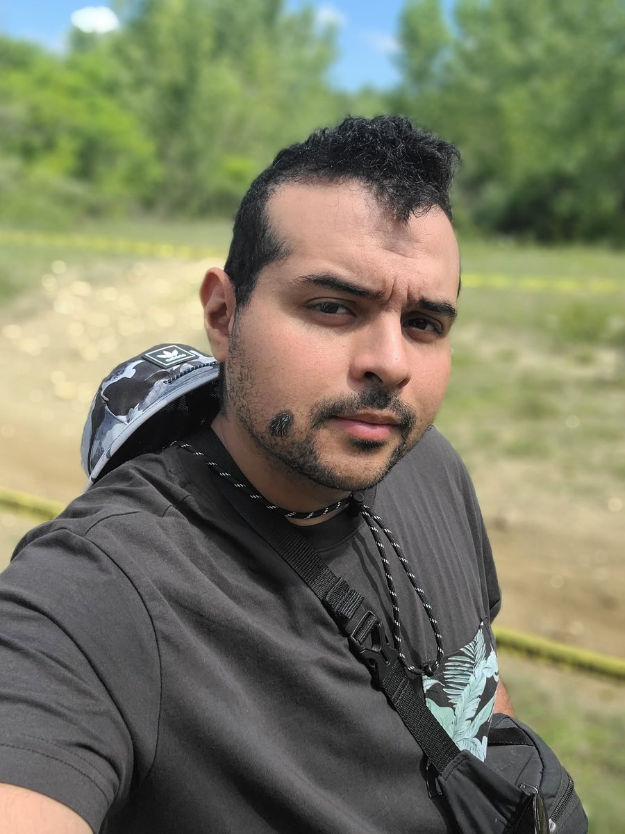 Juanjogivi20's tweet photo. #dirtbike #Massachusetts #themohawk 🧡💙💚 https://t.co/GDzlILJkwh