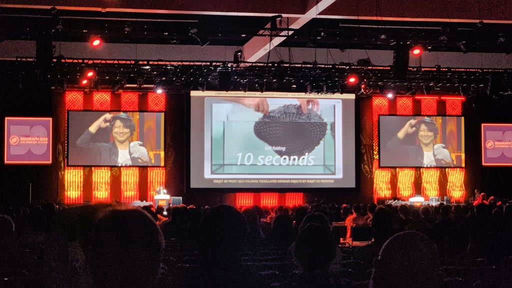 HomeiMiyashita's tweet image. Fast Forward セッションで Inkjet 4D Printによる出力物を見せる @koya_narumi 先生！ youtu.be/7AnMTQd-790 #SIGGRAPH2023