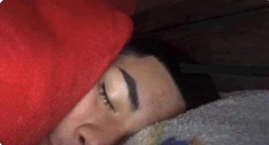 xbabyivy's tweet photo. how I sleep knowing I'm kinda toxic but loyal https://t.co/FMo7VHQ6Dq