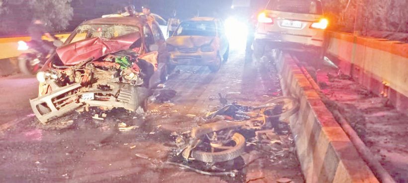 oheraldogoa's tweet image. Two-and-half ton #Mercedes car recklessly #mows down 3 #people to #death at #Banastarim

Read: heraldgoa.in/Goa/Twoandhalf…

#Goa #News
