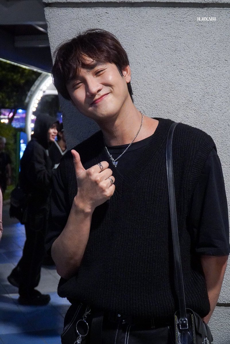 ilunabi's tweet photo. [080723] 
📌 SM NORTH SKYDOME 

Hello madlang pipol mabuhay!
 KILALA AKO NG BIAS KO HUHUHU, HI PO

 @eclipse_ravee #eclipse #EclipseRave https://t.co/sCrVys0lNw