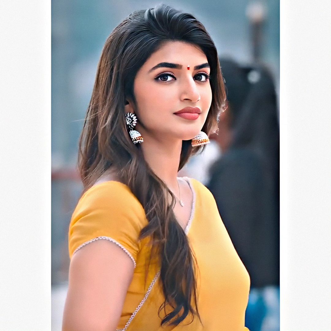 FansSree's tweet photo. #sreeleela #Sandalwood #Kannada #kannadadubbed #movies #MovieQuotes #movie #TrendingNow #Trends #trend #Trendy #TrendingMusic #tollywoodactress @SandalwoodLoka @Sandalwoodnews @SreeLeela12 @sreeleela @sreeleela07 @sreeleela14 @Chandana_vana @OnlySandalwood #Trending #TrendingNow https://t.co/erLsnio3mI