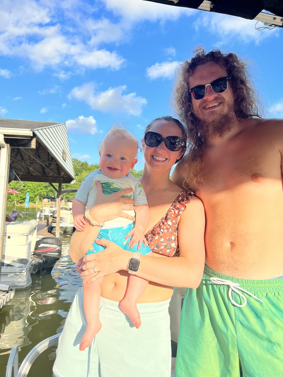 jrizzle35's tweet photo. Summer lovin’ https://t.co/8gUq7ClY5N