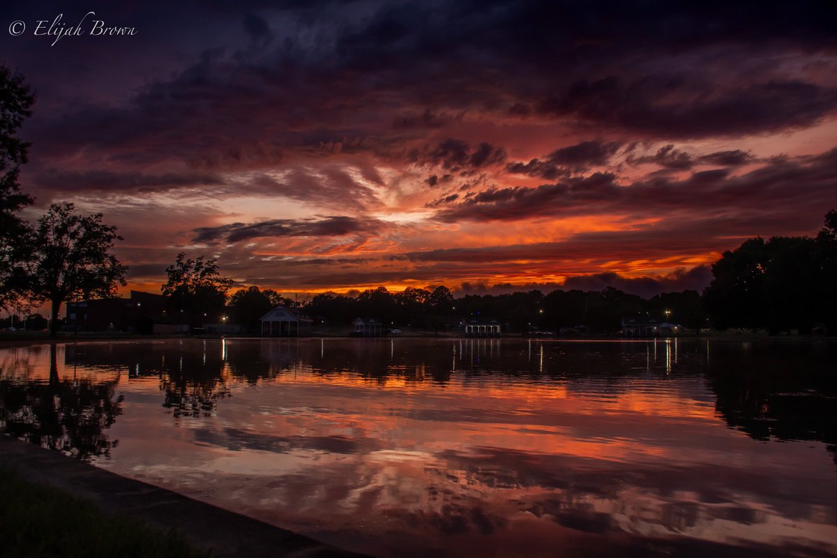 Tonight’s sunset at Oxford Lake <a href="/spann/">James Spann</a>