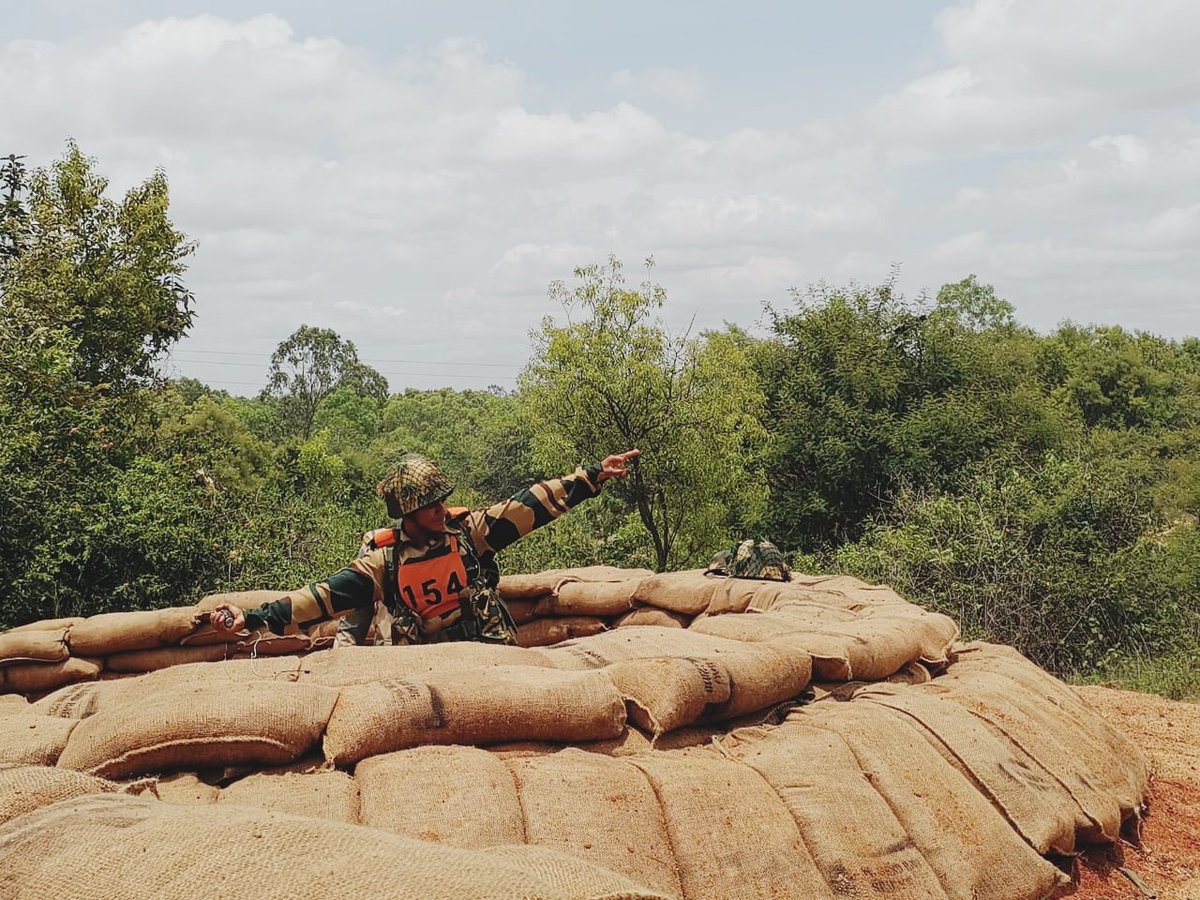 stcbsfbangalore's tweet photo. @stcbsfbangalore we shape recruits into fearless warriors. Every move and drill molds their greatness as they push limits, conquer challenges, and emerge unbreakable. 💪
#TrainToConquer
#FutureWarriors
#RecruitTraining 🇮🇳
@BSF_India
@BSF_Comd_Raipur https://t.co/aMiPOcFZ4W