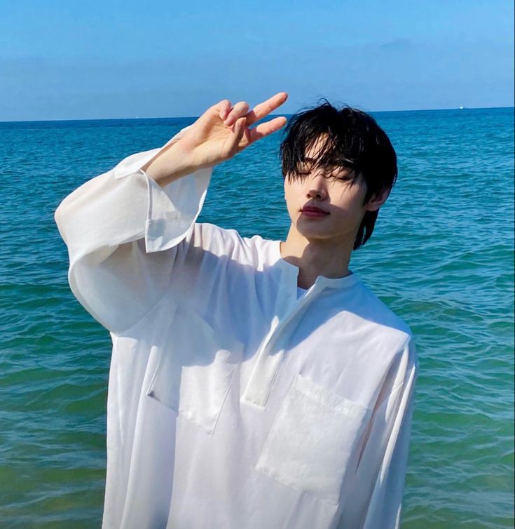 02

hello it's eze! not new to #kpoptwt and #stantwt, looking for interactive moots!

— he / him
— filo, '04 liner
— mainly for enha, svt , ateez and txt
— eng / tag
— any fandom is welcome!
— let's be moots!

♡ / ↻ are v appreciated , to be moots &amp; spread. tysm!