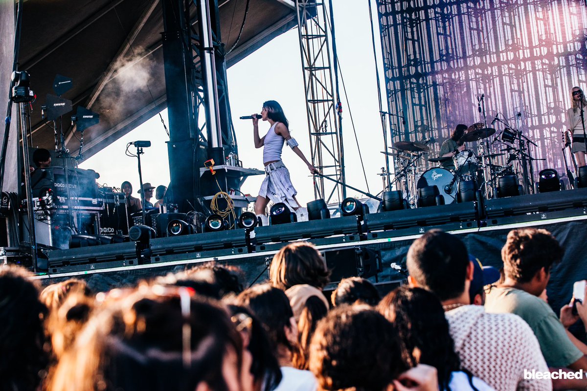 Visiting <a href="/carolineplz/">Caroline Polachek</a>’s island 🌊 #bleachedfest