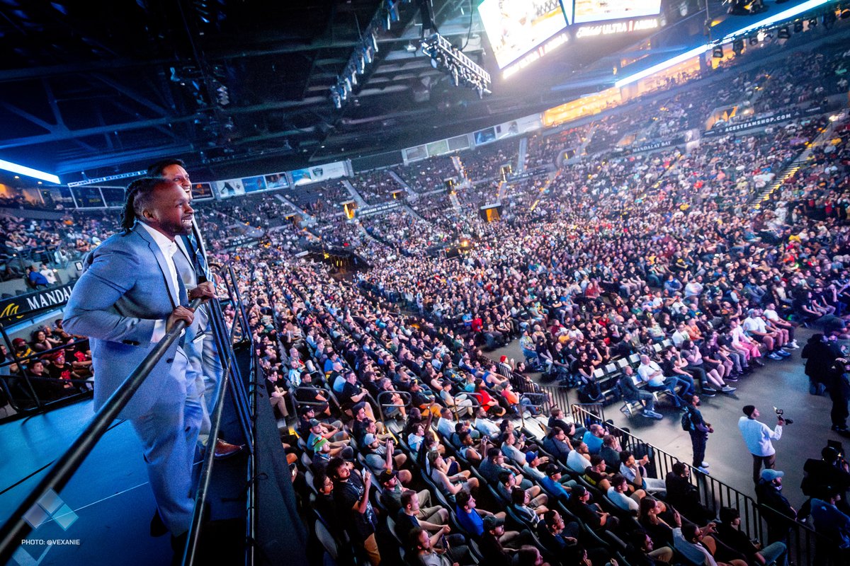 Vexanie's tweet photo. Best seats in the house for TEKKEN
#EVO2023 https://t.co/rDUIVPnLdE