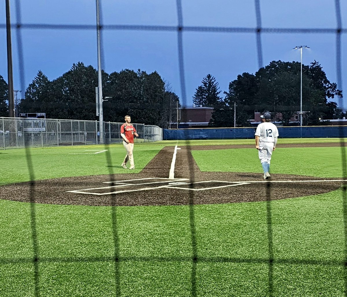 ZachPlace129's tweet image. One last meeting after the game.  Playing together or against each other since little league... love ya like a brother. #streeter